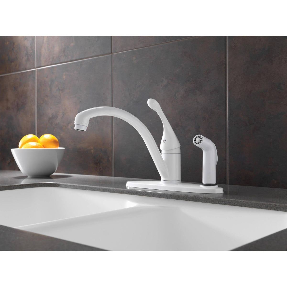 Chrome Single Handle Kitchen Faucet with Integral Spray I817