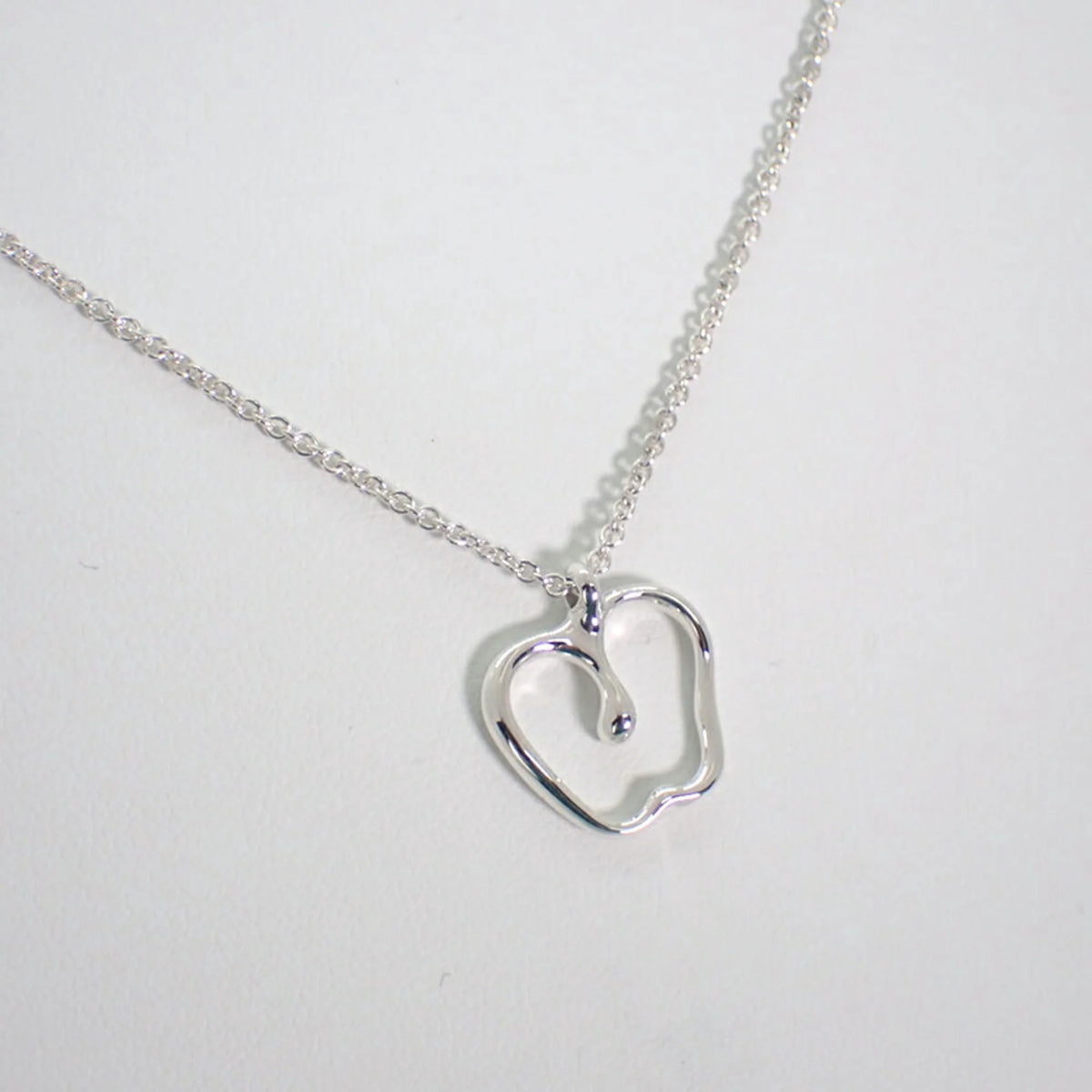 925 Apple Pendant Necklace Q353356