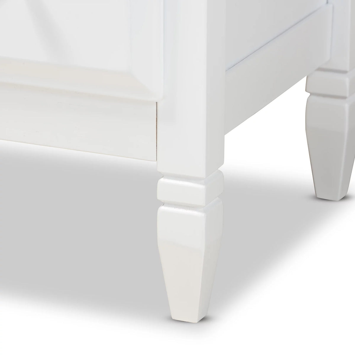 White 3-Drawer Wood Bedroom Chest D133