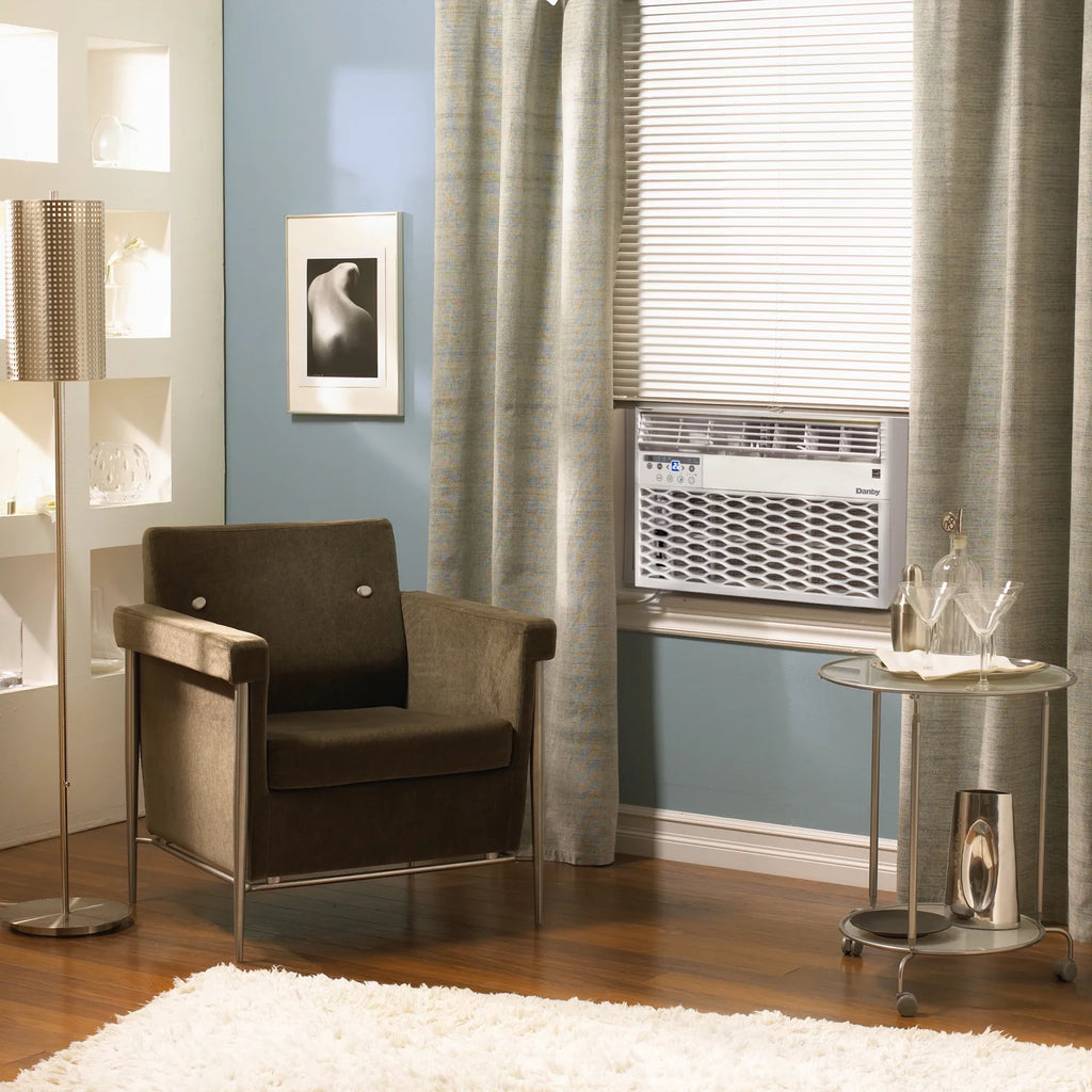 10000 BTU White Window AC F733914