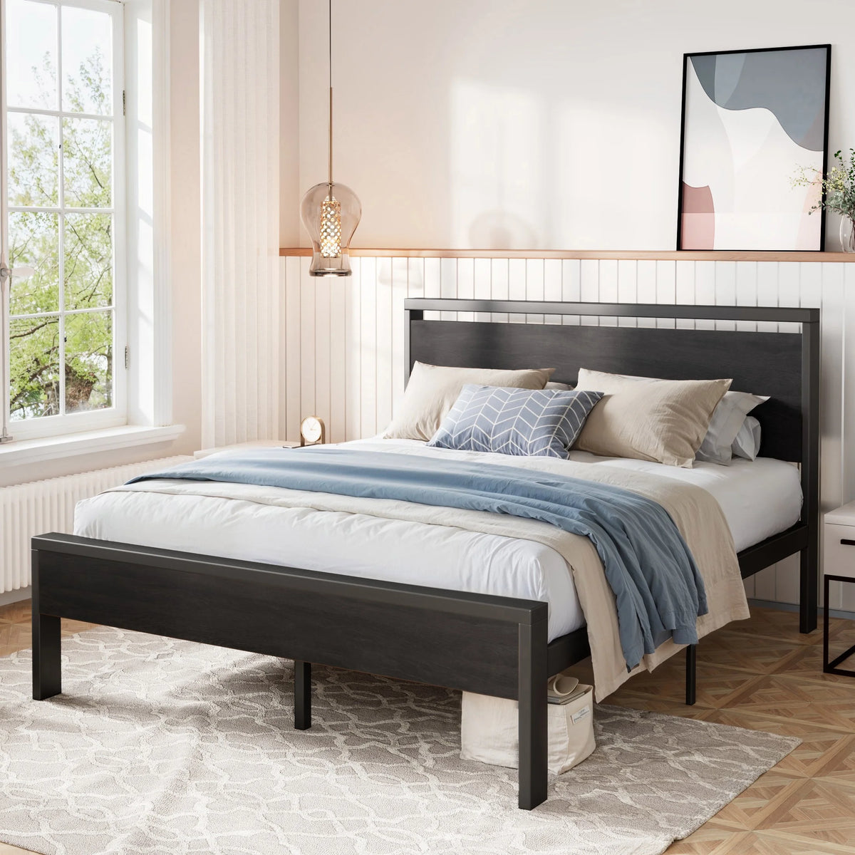 Queen Size Metal Platform Bed Frame with Wooden Headboard & Footboard U5162