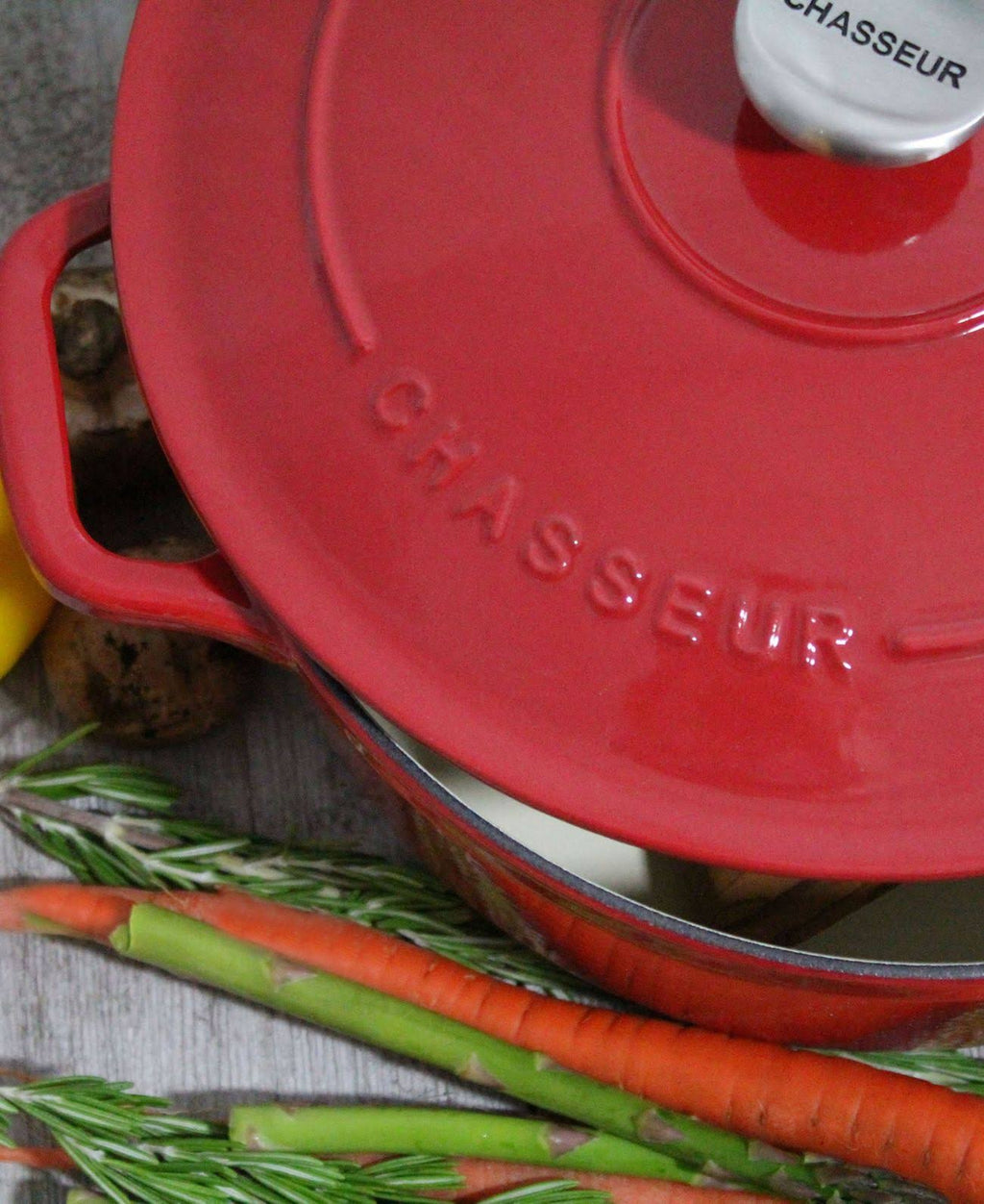 5.5-Quart Red Enameled Cast Iron Round Dutch Oven Z4846
