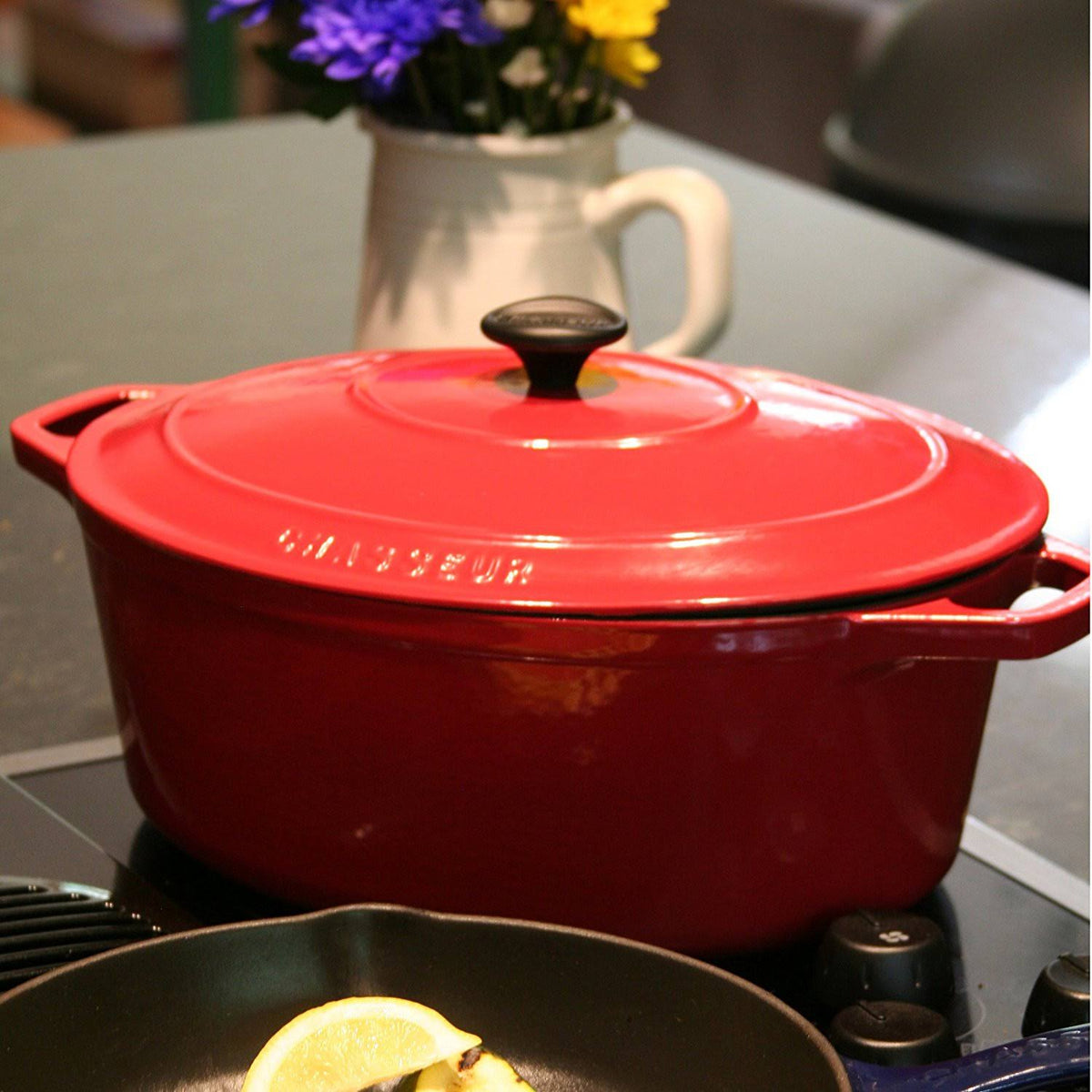 5.5-Quart Red Enameled Cast Iron Round Dutch Oven Z4846